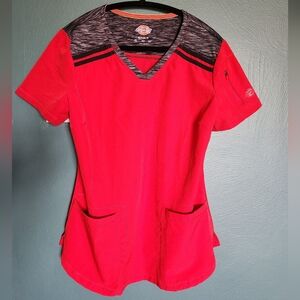 Dickies Dynamix 3-Pocket V Neck Melange Scrub Top